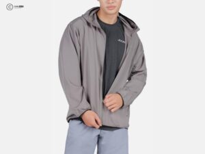 [Lưu ý] Nam giới có nên mặc áo chống nắng không?