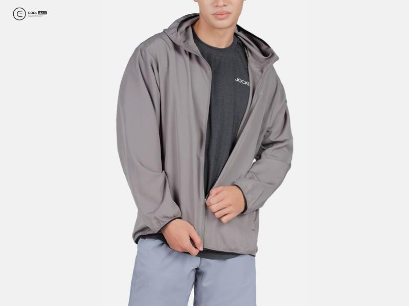 [Lưu ý] Nam giới có nên mặc áo chống nắng không?